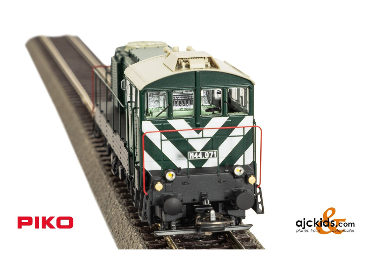 Piko 52380 M44 Diesel Locomotive MAV III