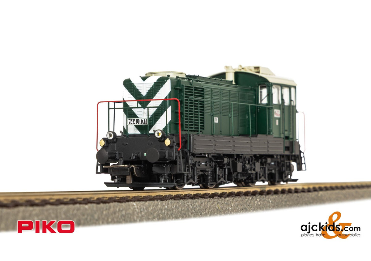 Piko 52380 M44 Diesel Locomotive MAV III