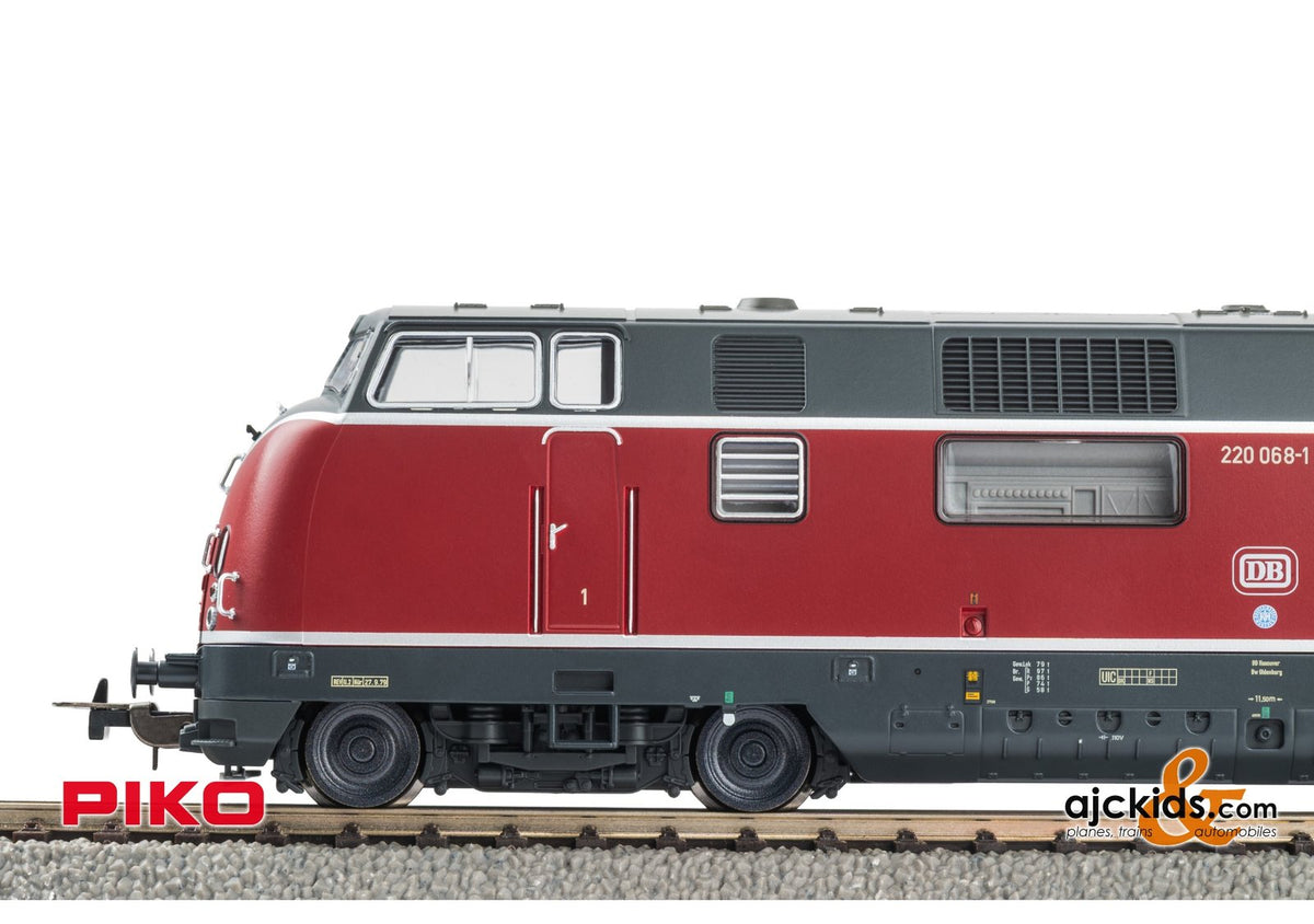 Piko 59726 BR 220 Diesel Locomotive red DB IV