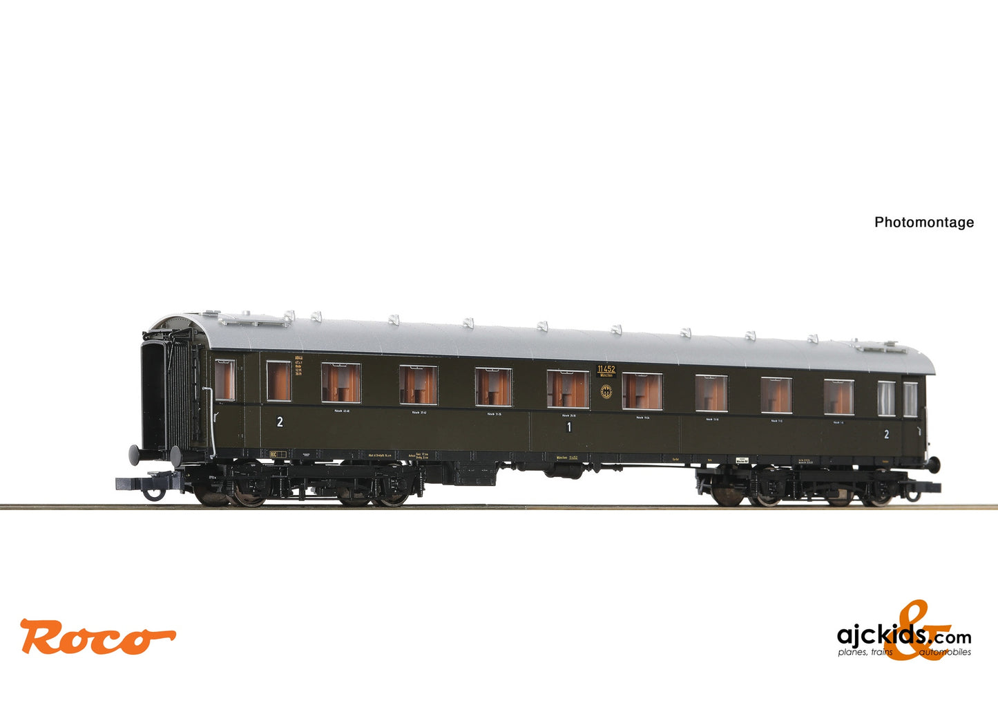 Roco 6200136 1st/2nd class standard express train coach, DRG