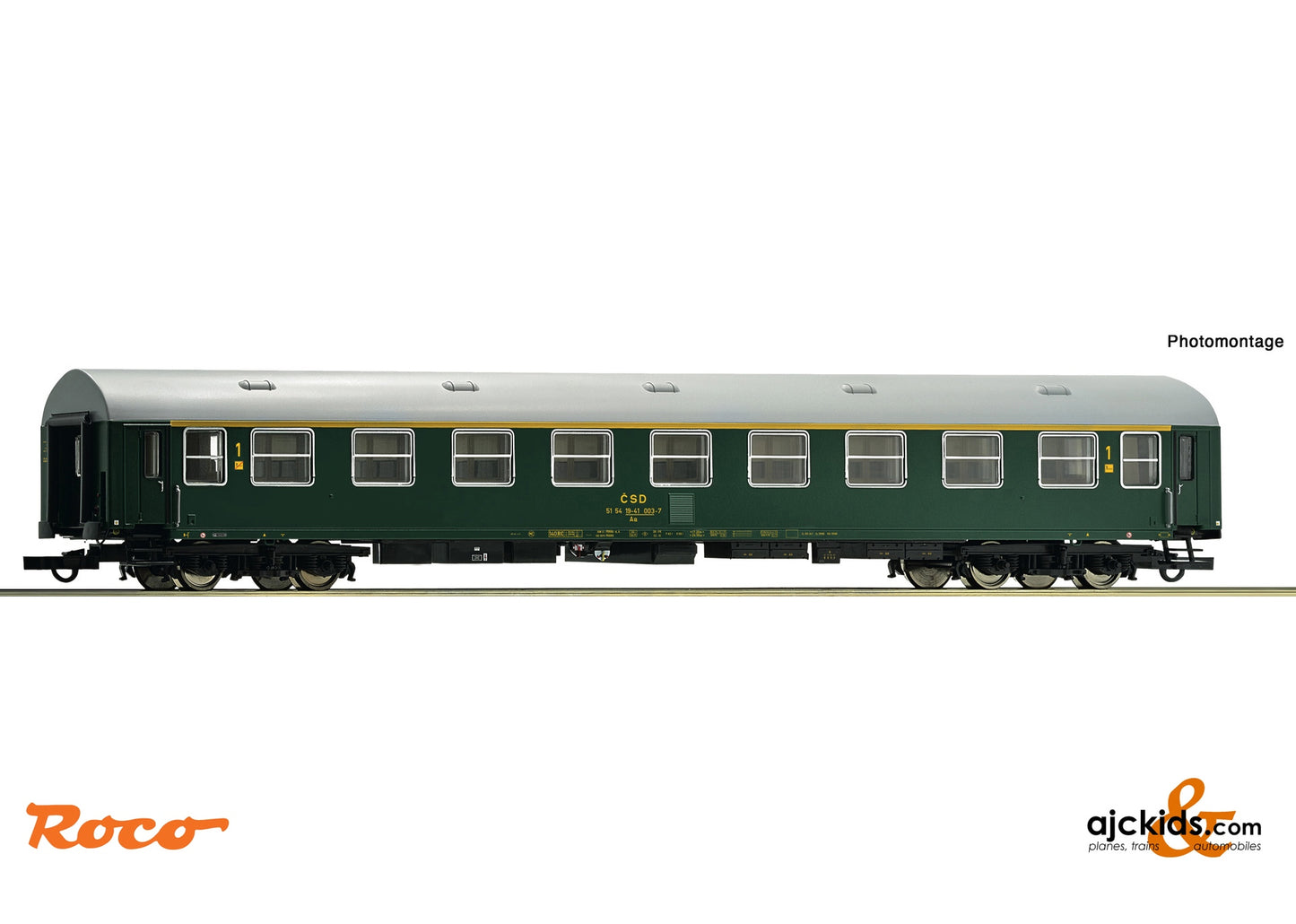 Roco 6200167 1st class passenger coach, CSD