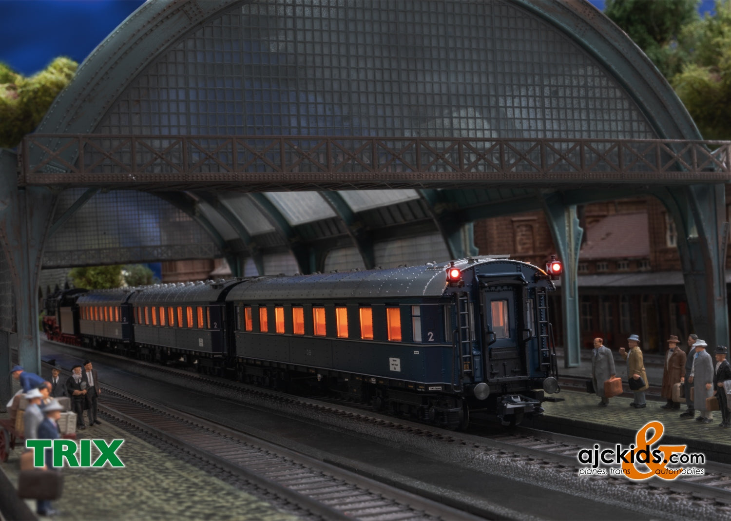 Trix 23628 - “Dom Pfeil” / “Cathedral Arrow” F-train car set