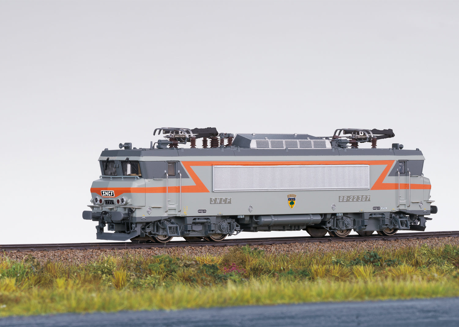 Trix 25163 - Class BB 22200 Electric Locomotive SNCF, Era IV