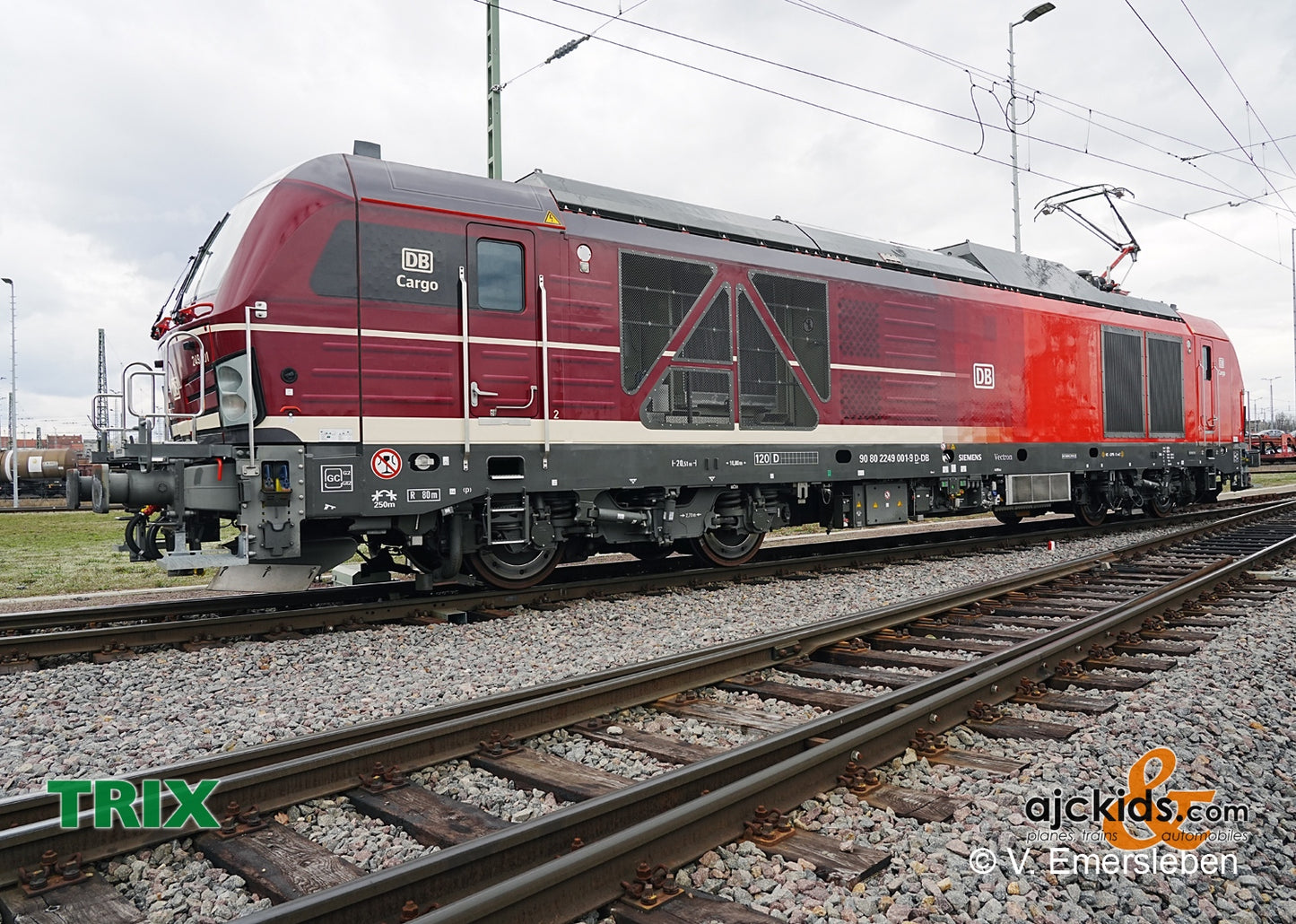 Trix 25293 - Class 249 Dual Power Locomotive