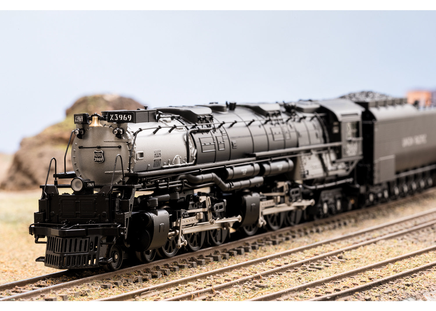 Trix 22940 Class 3900 Steam Locomotive Challenger – Ajckids