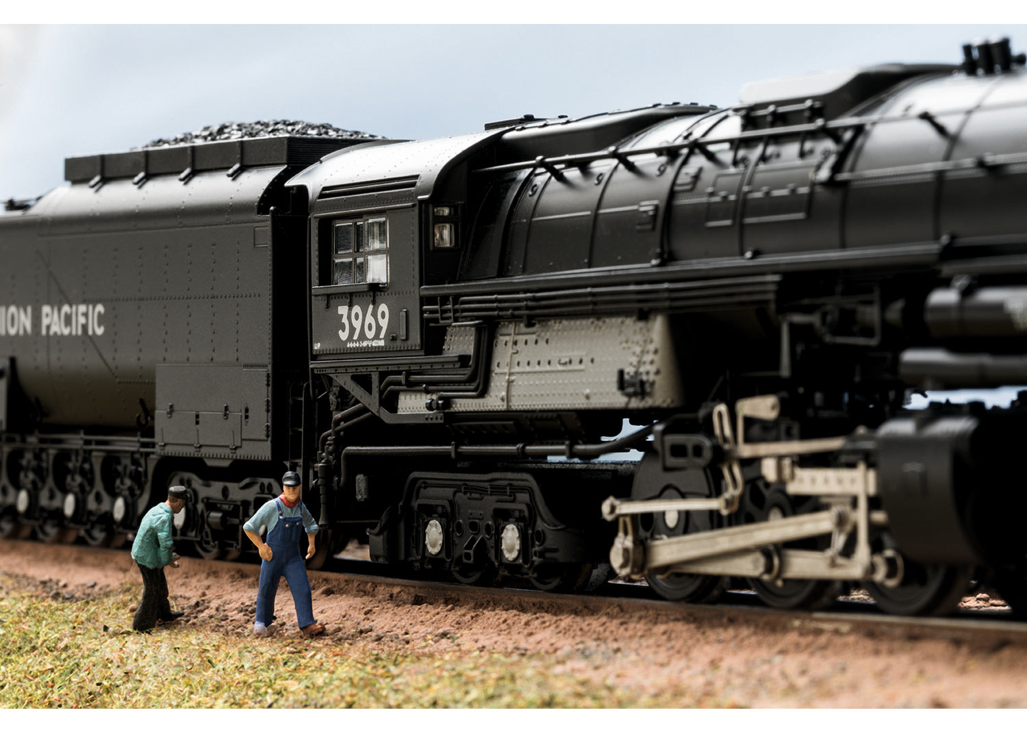 Trix 22940 Class 3900 Steam Locomotive Challenger – Ajckids