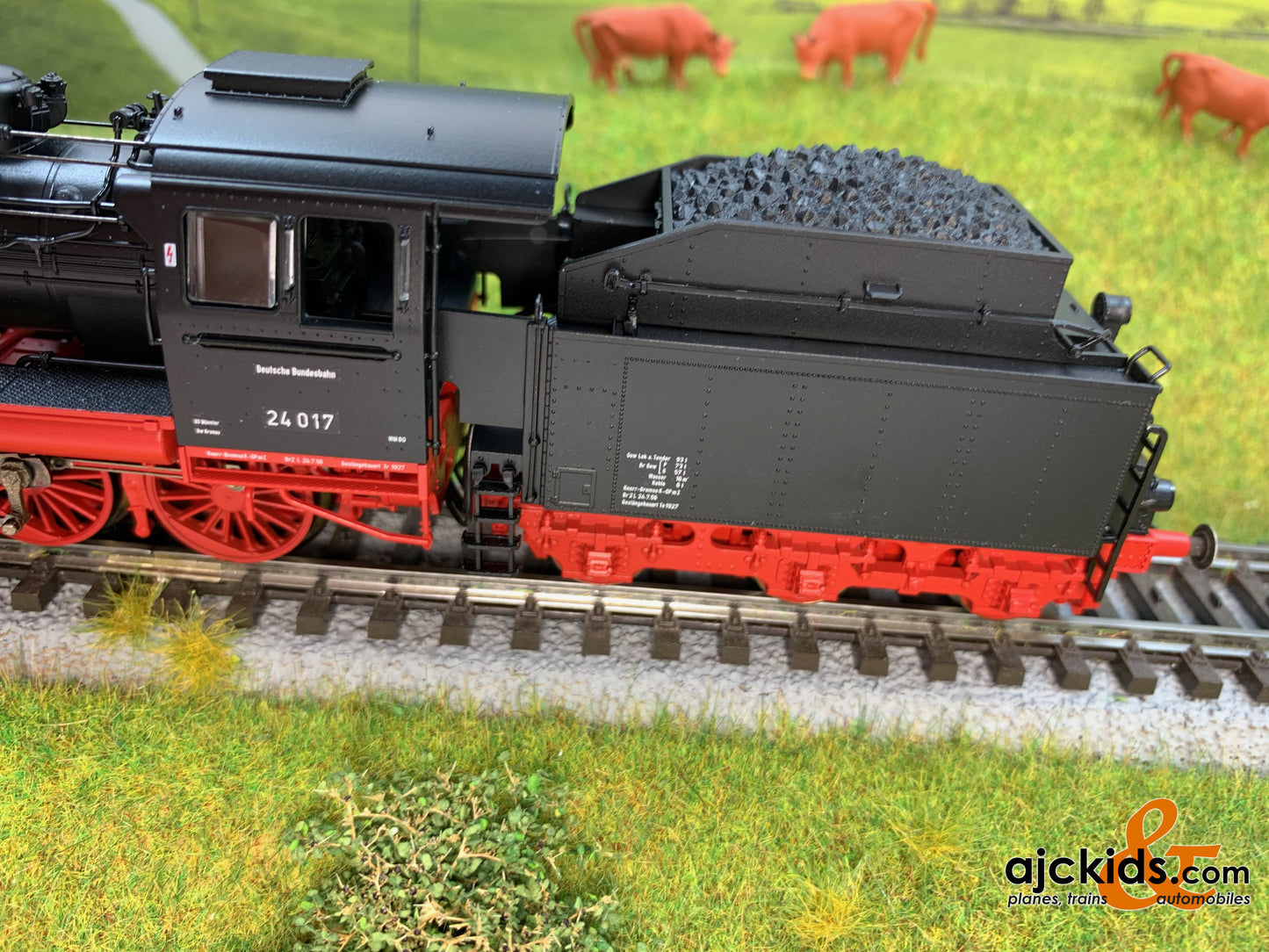 Marklin 36244 - Class 24 Steam Locomotive with Tender (smoke)