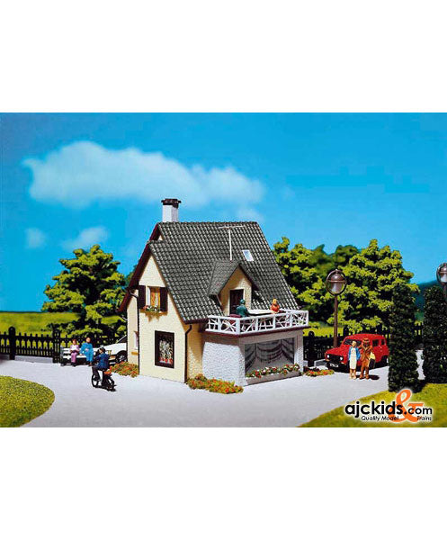 Faller 130209 - Suburban home with balcony