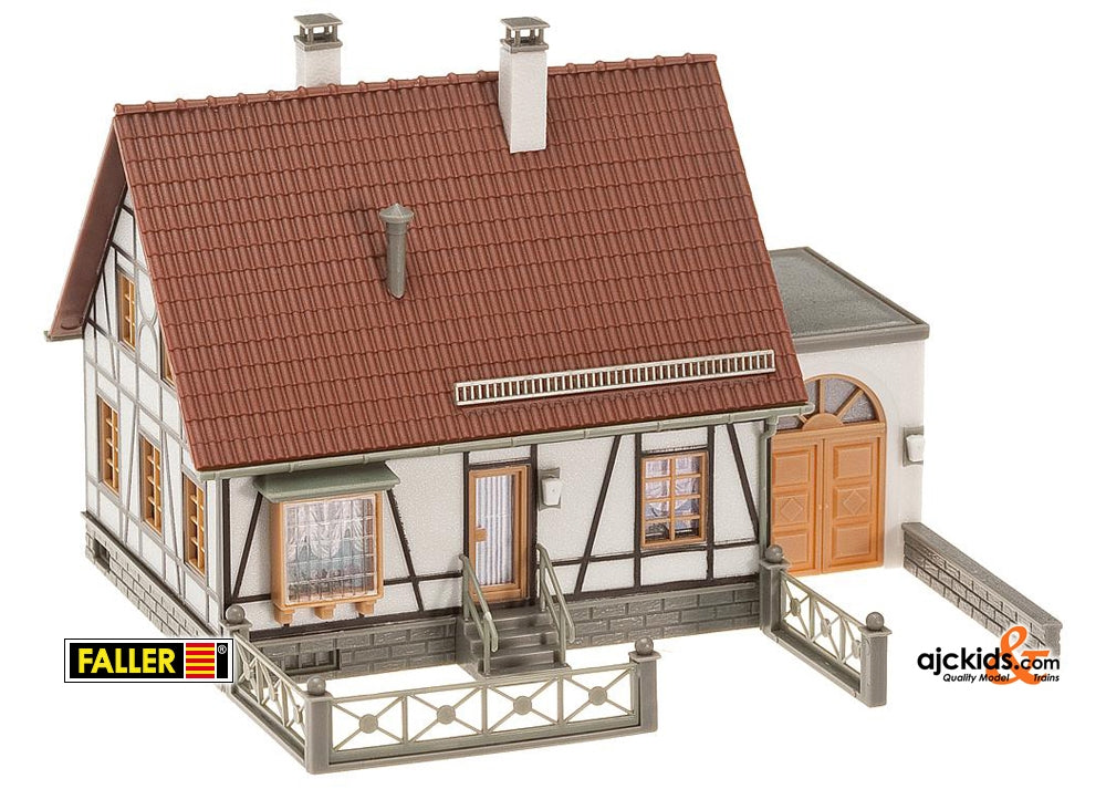 Faller 130215 - Timbered house with garage