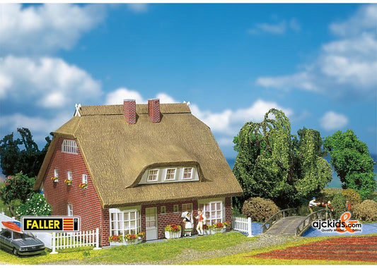 Faller 130250 - Dwelling house with reeds-thatch roof