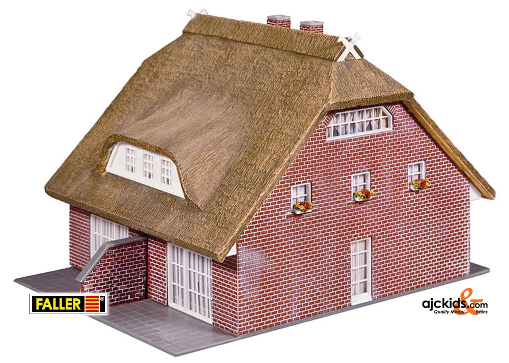 Faller 130250 - Dwelling house with reeds-thatch roof