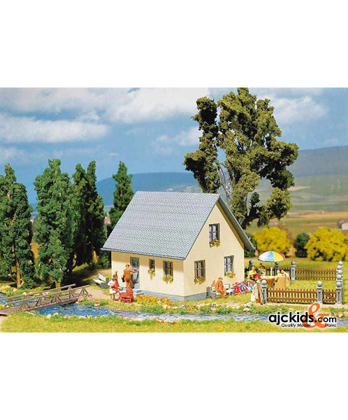 Faller 131205 - Rdy-made stucco house