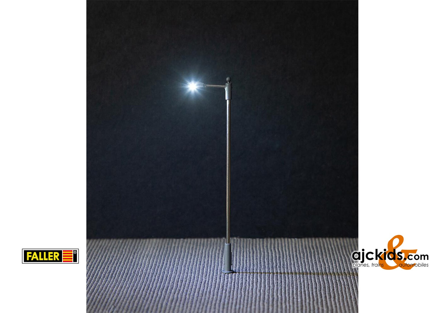 Faller 180102 - LED Street light, pole-integrated lamp, 3 pcs.