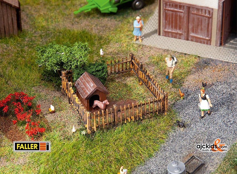 Faller 180599 - Dog House with Drive