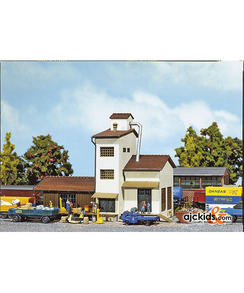 Faller 222192 - Warehouse with Goods Shed