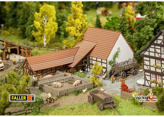 Faller 232371 - Agricultural building with accessories