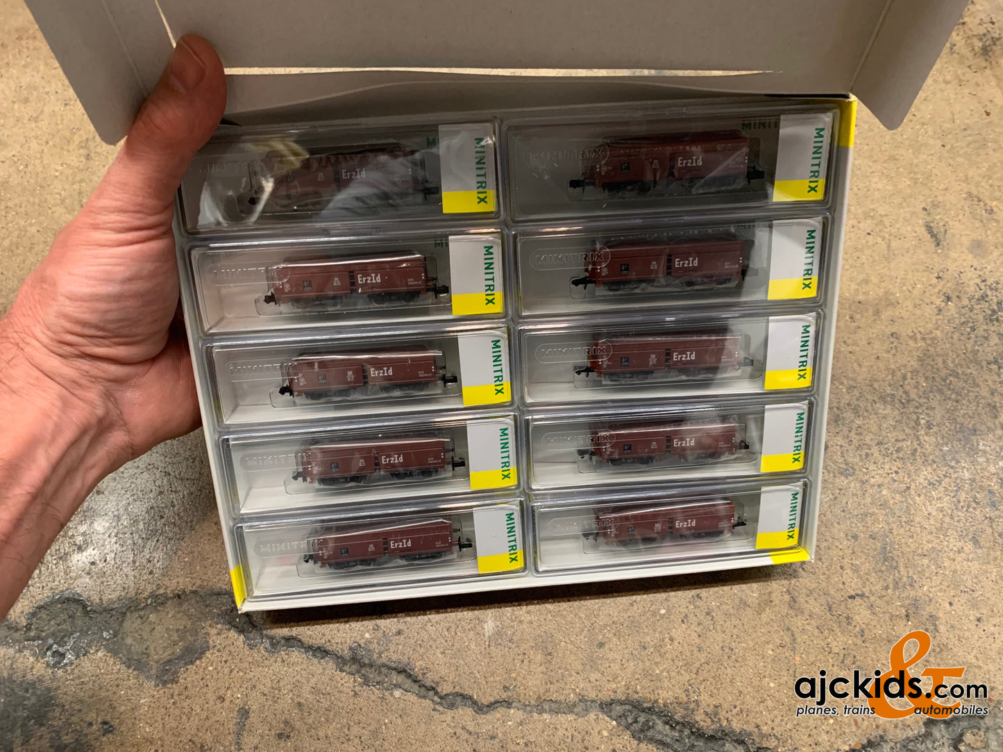Trix 15449 - Display with 10 Type Erz Id Hopper Cars