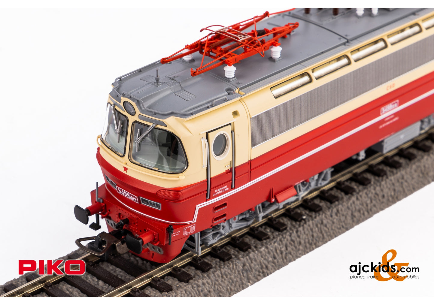 Piko 51389 - BR 240 Electric Locomotive CSD IV