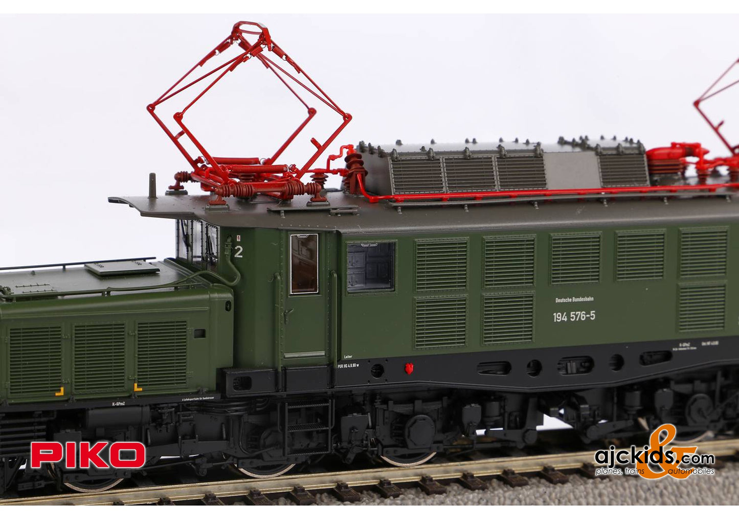 Piko 51473 - BR 194 Electric Locomotive DB IV Sound