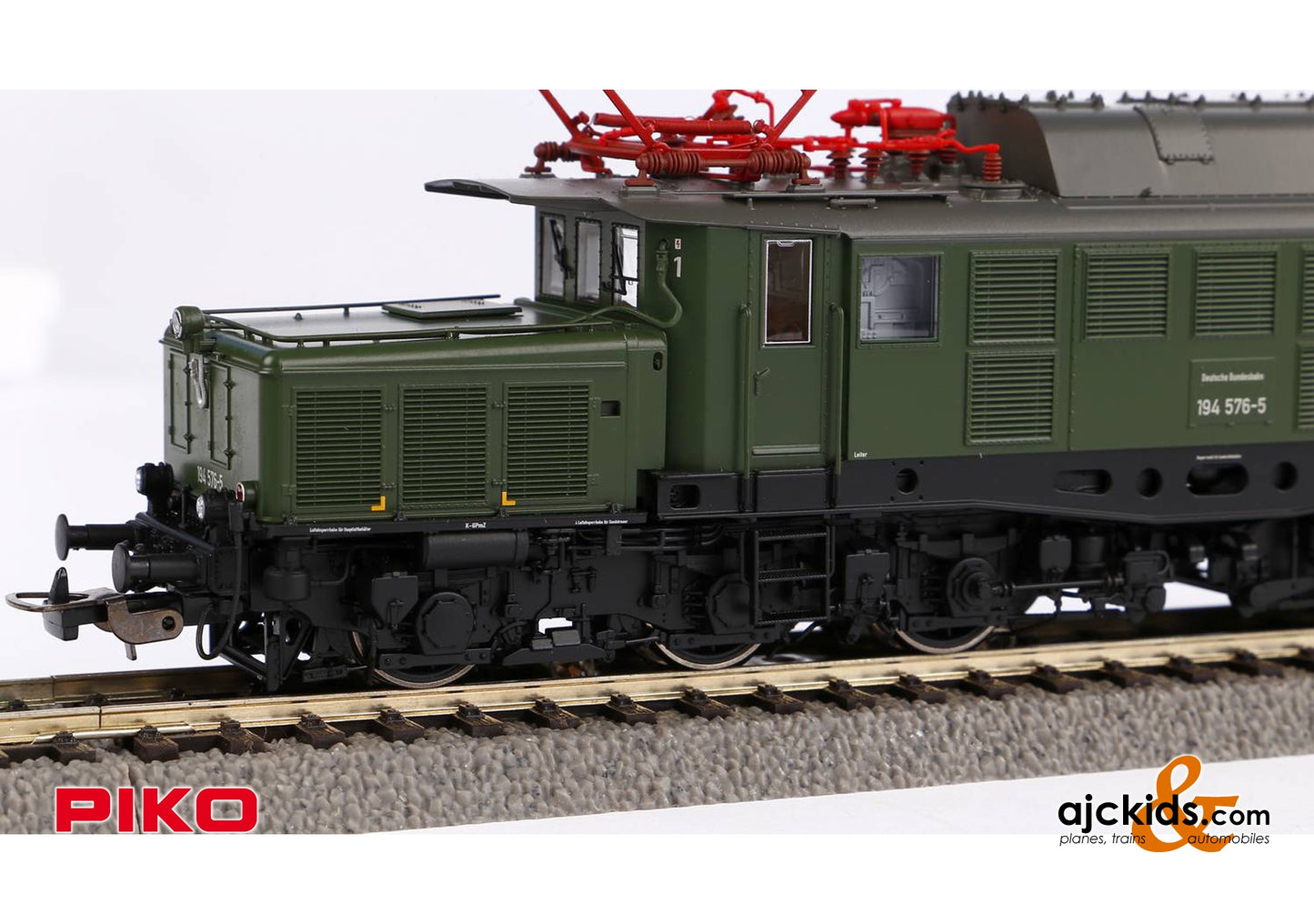 Piko 51473 - BR 194 Electric Locomotive DB IV Sound