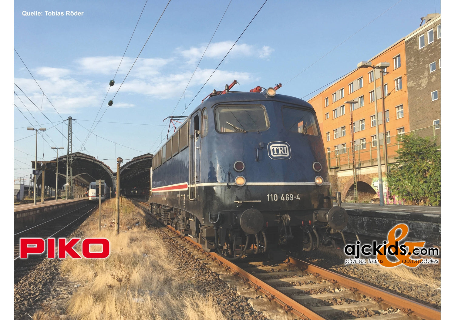 Piko 51810 - BR 110 469 Electric Locomotive TRI National Express VI
