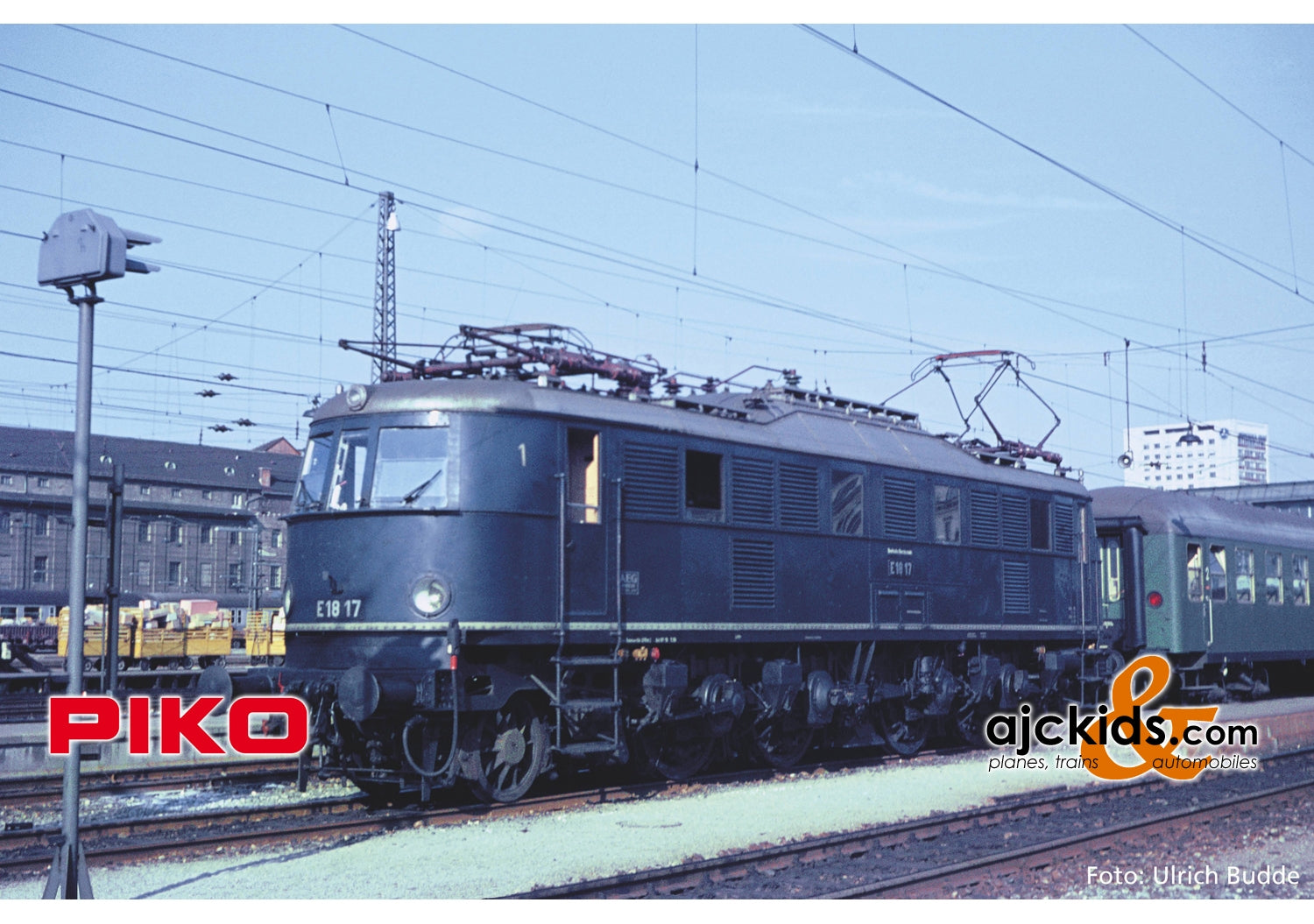 Piko 51870 - Electric Locomotive BR E 18 DB III + DSS PluX22