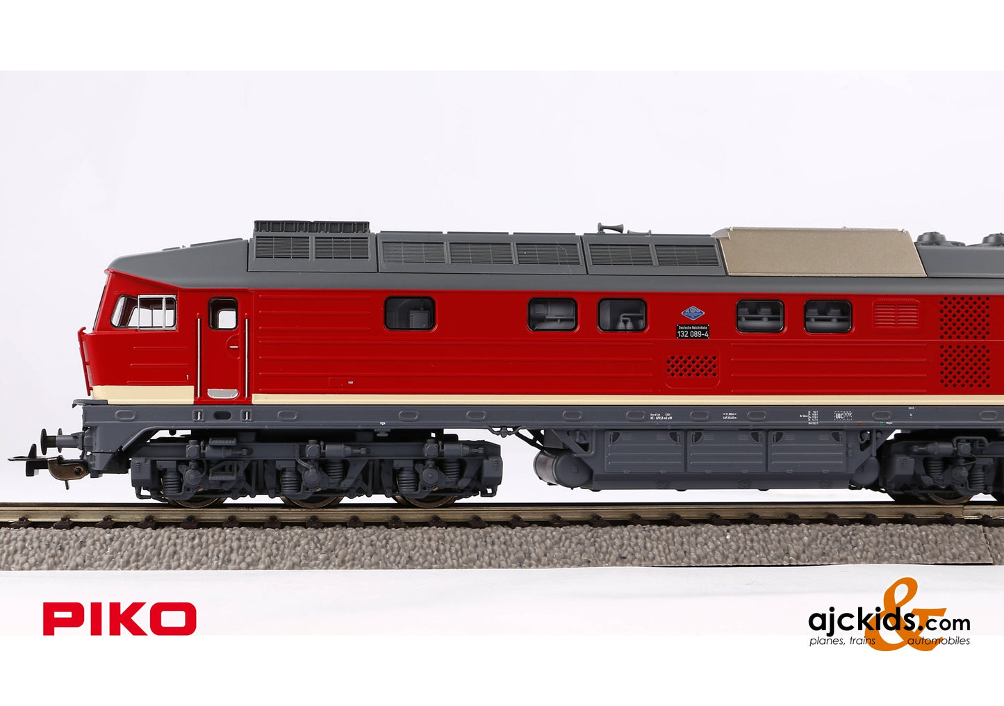 Piko 52912 - BR 132 Diesel Locomotive w/thin stripes DR IV Sound