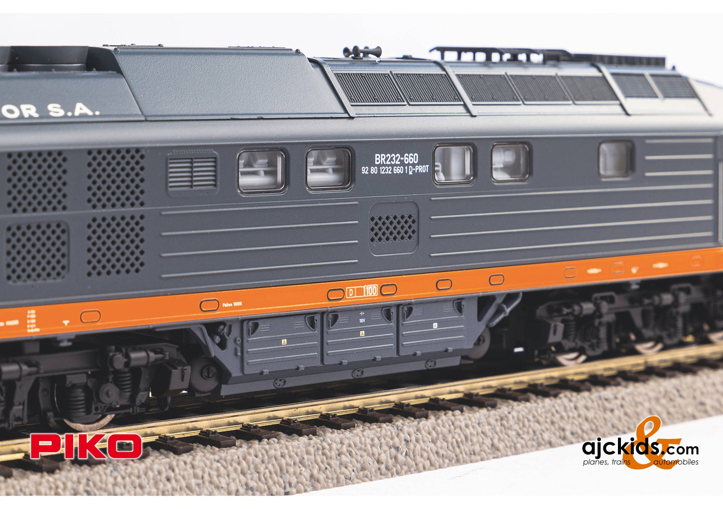 Piko 52916 - BR 232 Diesel Locomotive PCC VI
