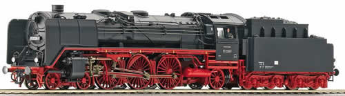 Roco 63342 BR01 steam locomotive model of the DR