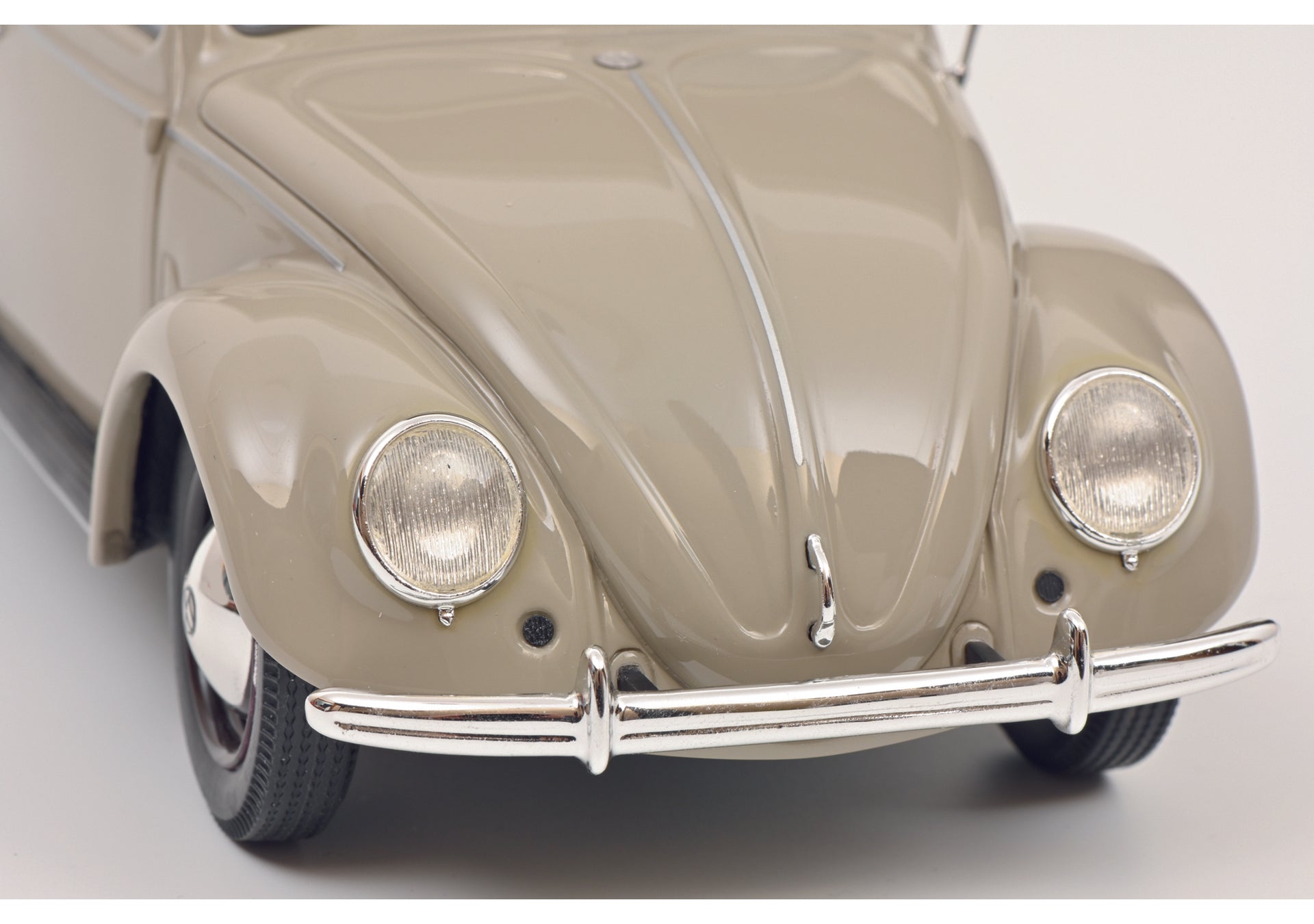 Schuco 450047600 VW Beetle beige 1:18 – Ajckids