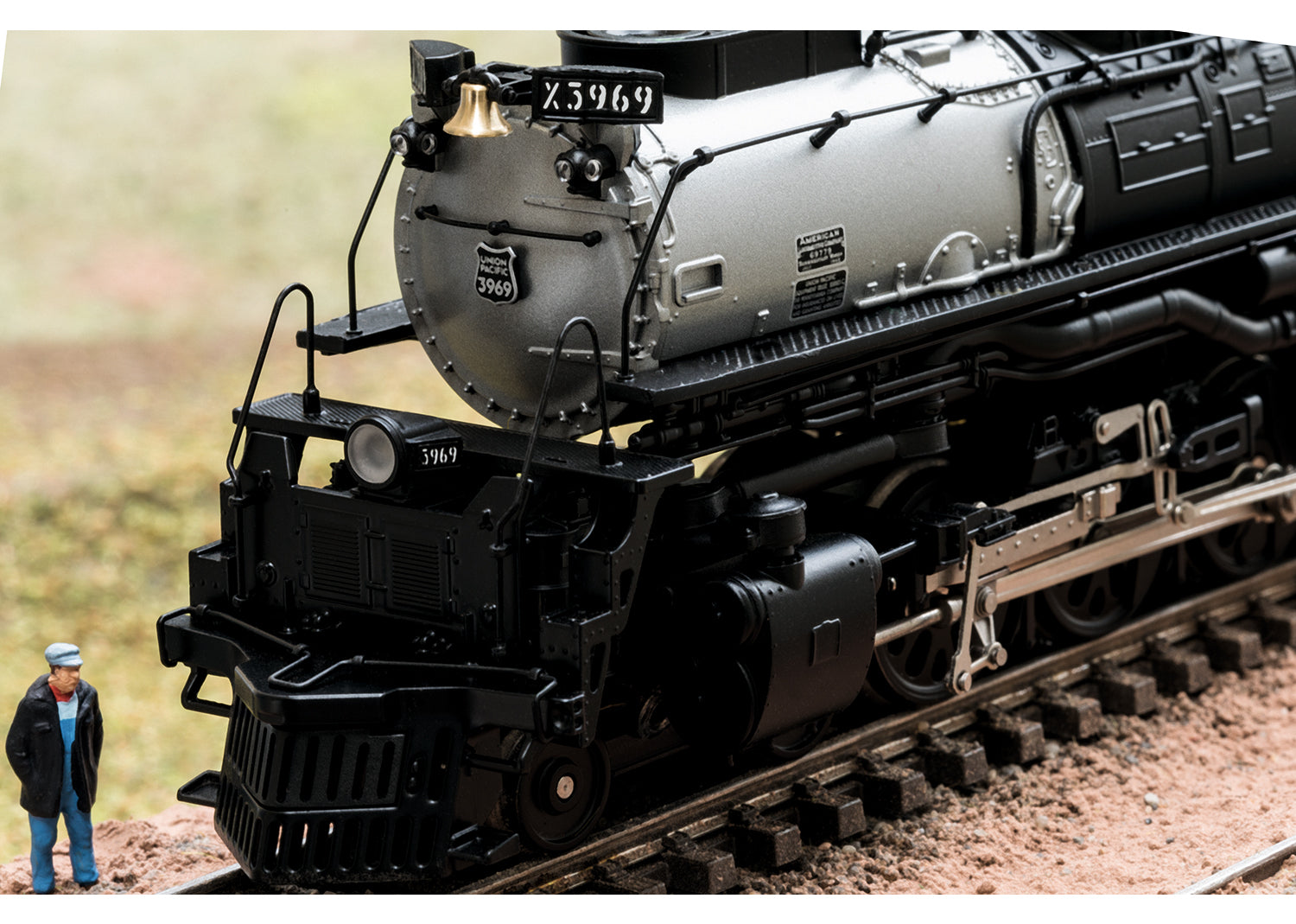Trix 22940 Class 3900 Steam Locomotive Challenger – Ajckids