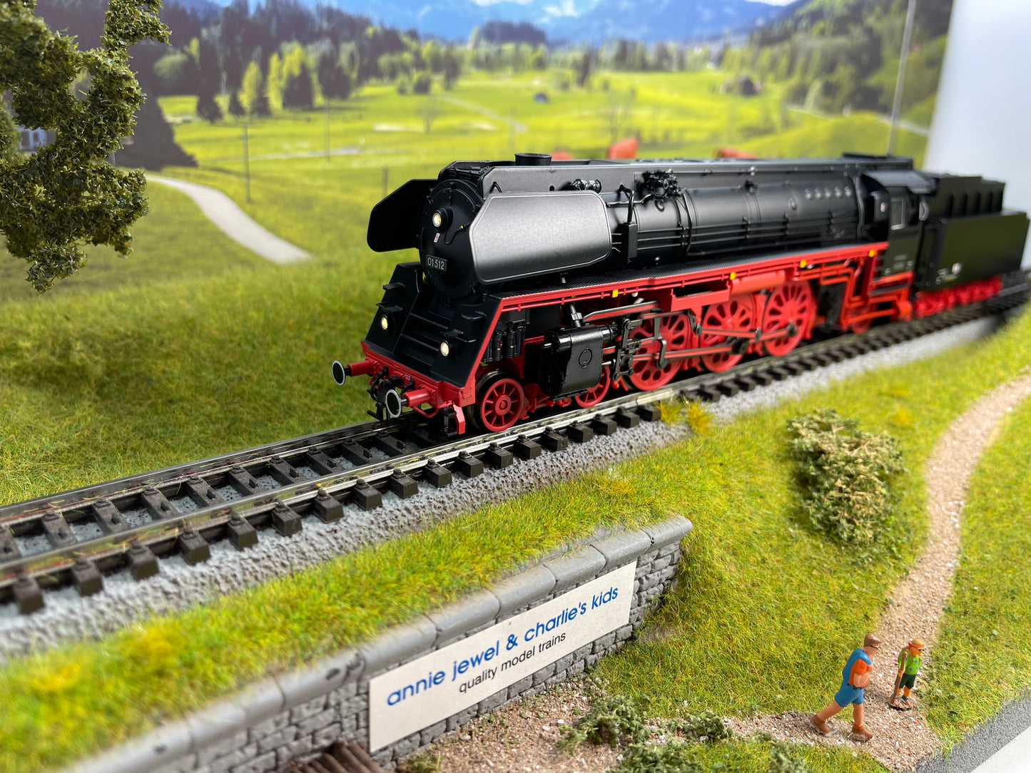 Trix 22905 - Steam Express Locomotive with a Tender