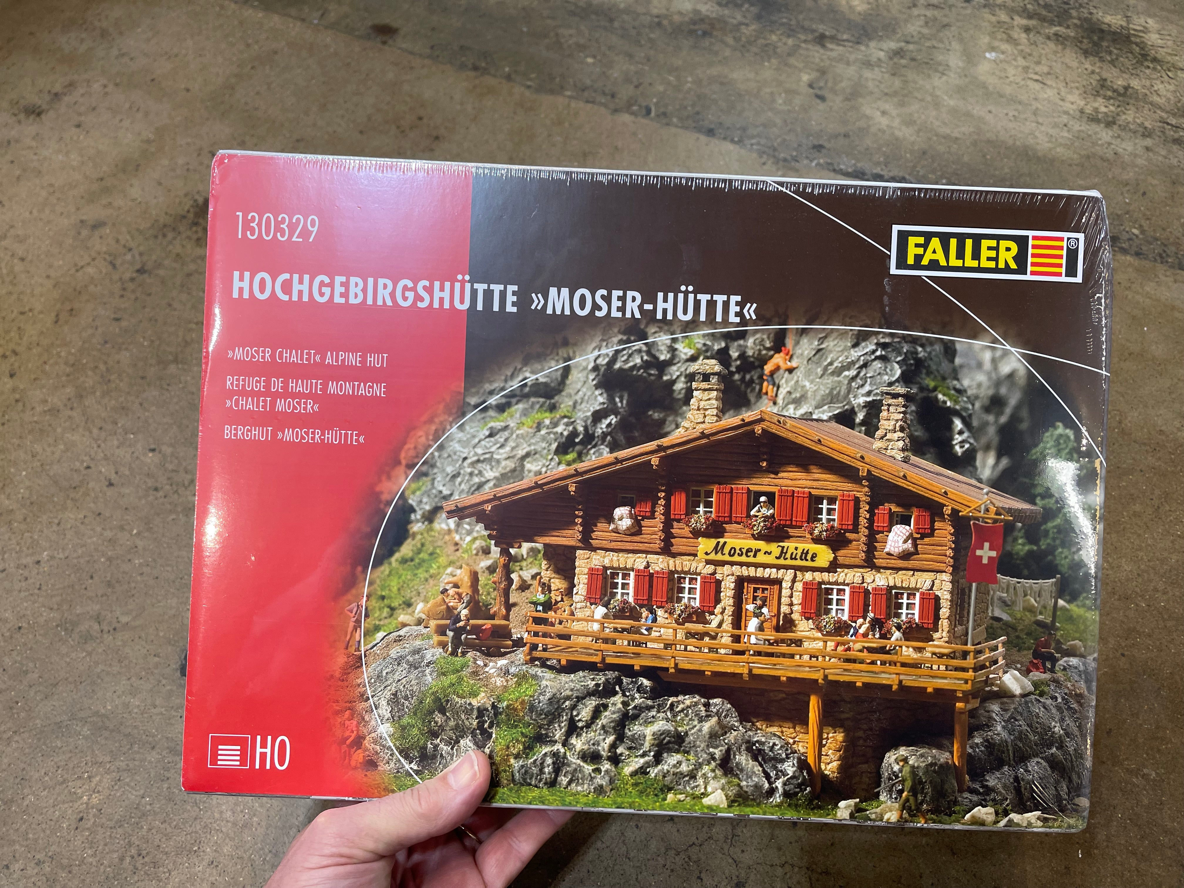 Faller 130329: Moser Chalet Alpine hut – Ajckids