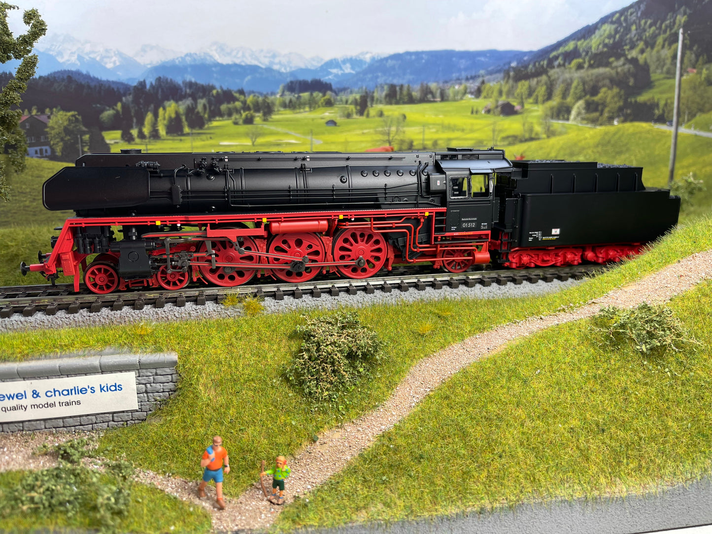 Trix 22905 - Steam Express Locomotive with a Tender