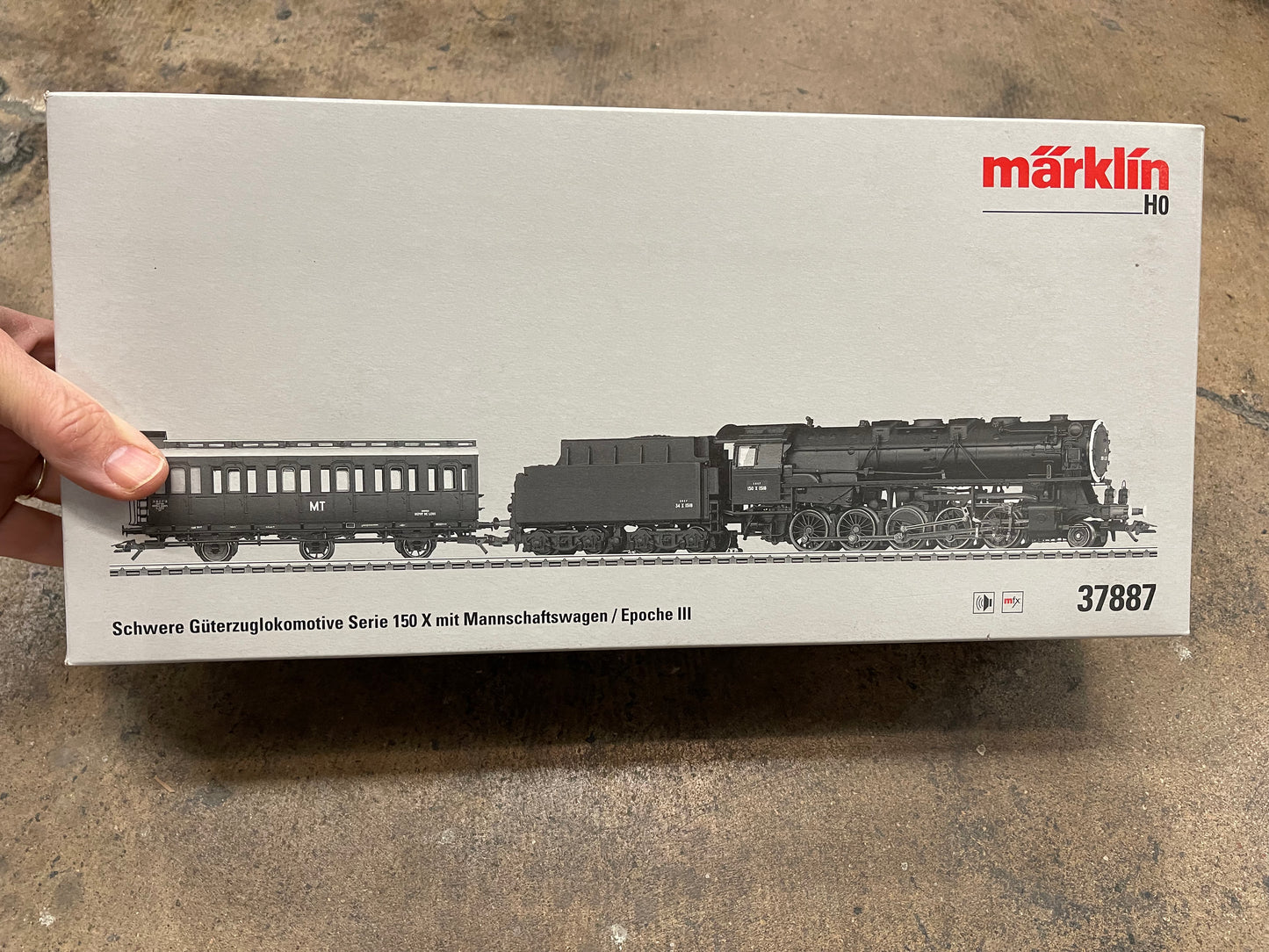 Marklin 37887 - Locomotive with Tender and Crew Car Class 150