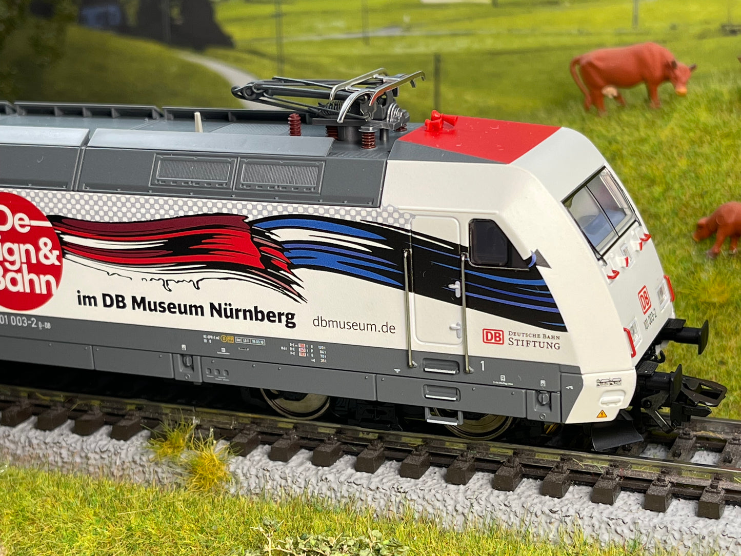 Trix 25379 - Class 101 Electric Locomotive, Design&Bahn,VI