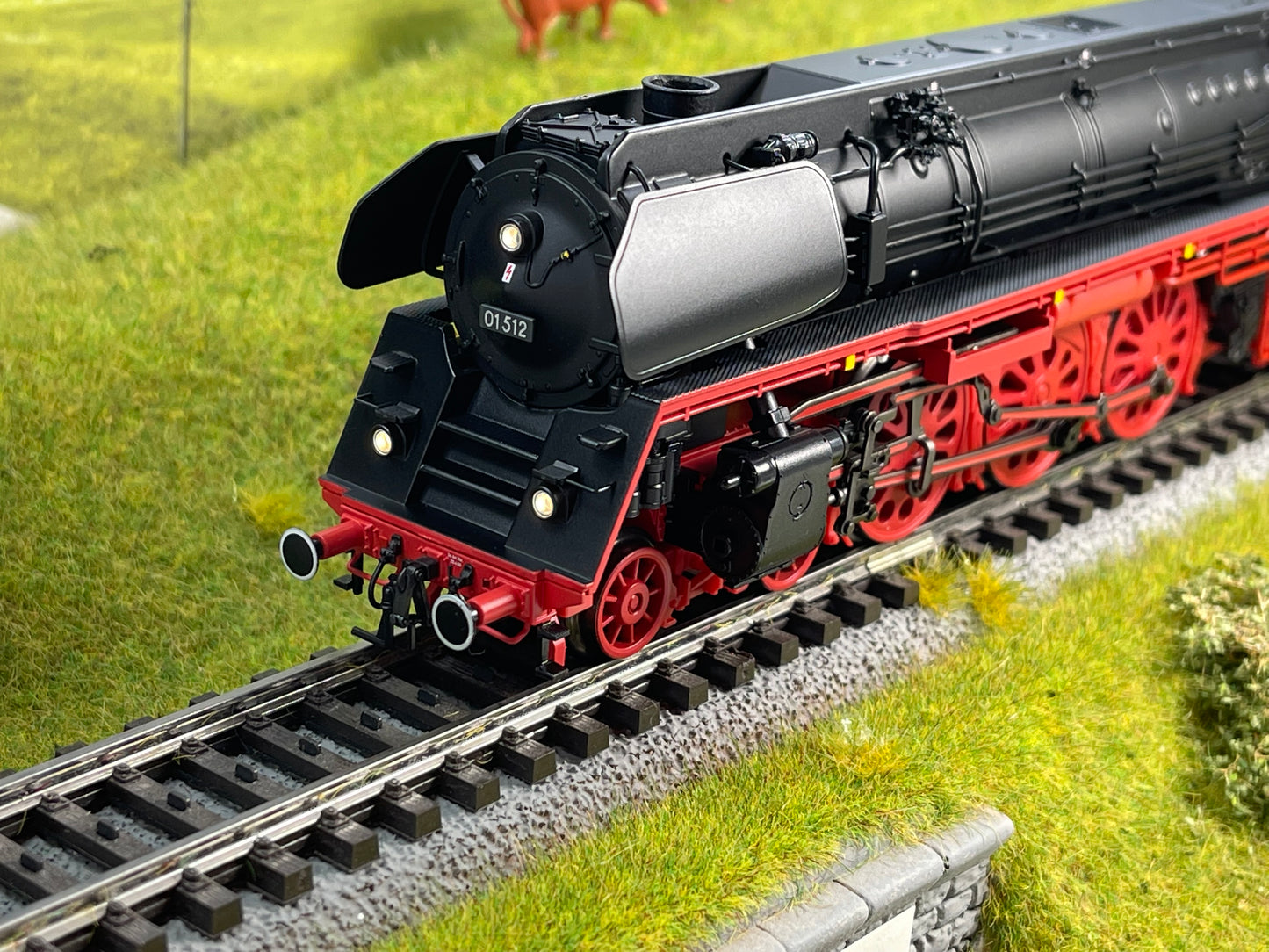 Trix 22905 - Steam Express Locomotive with a Tender