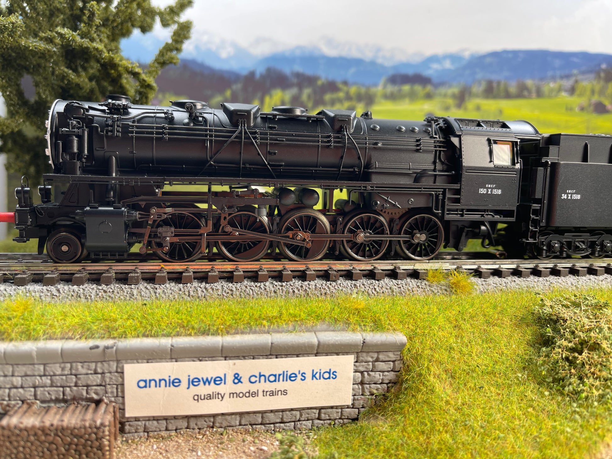 Marklin 37887 Locomotive with Tender and Crew Car Class 150 – Ajckids Marklin 37887 Locomotive with Tender and Crew Car Class 150 – Ajckids