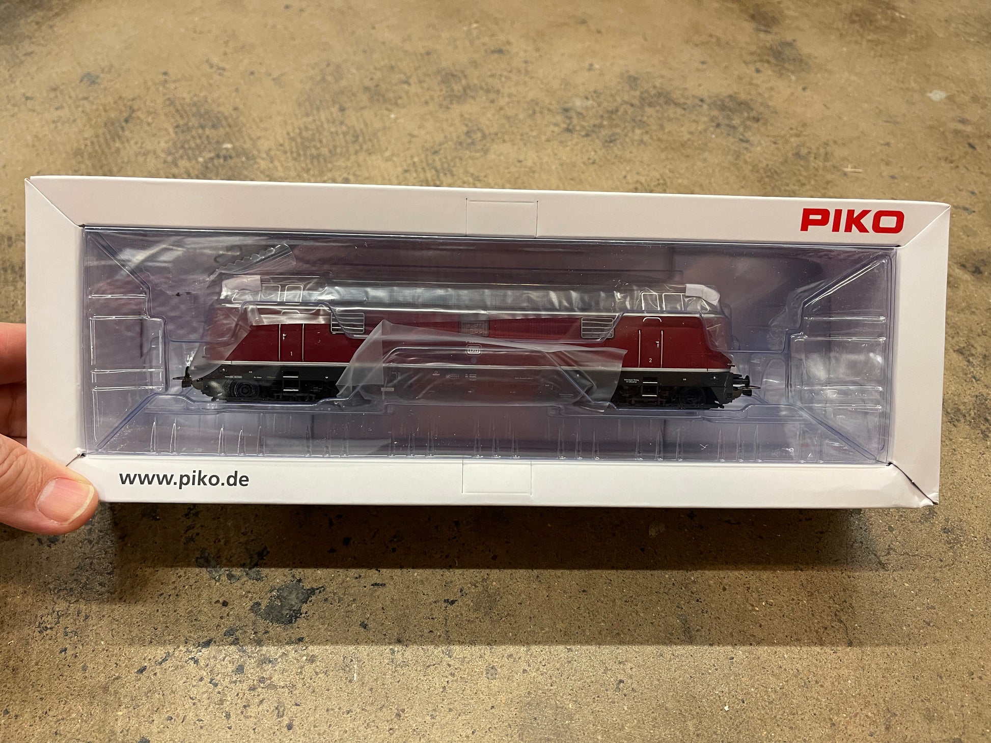 Piko 52600 at Ajckids.com, V 200.1 Diesel Locomotive DB III