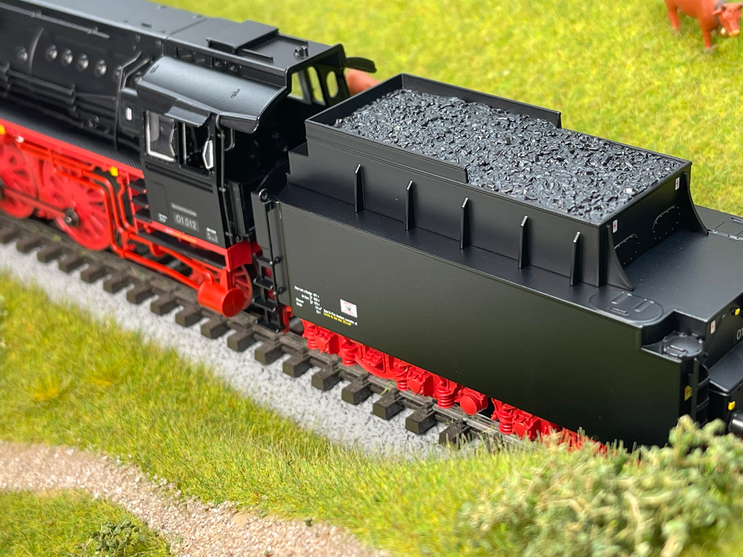 Trix 22905 - Steam Express Locomotive with a Tender