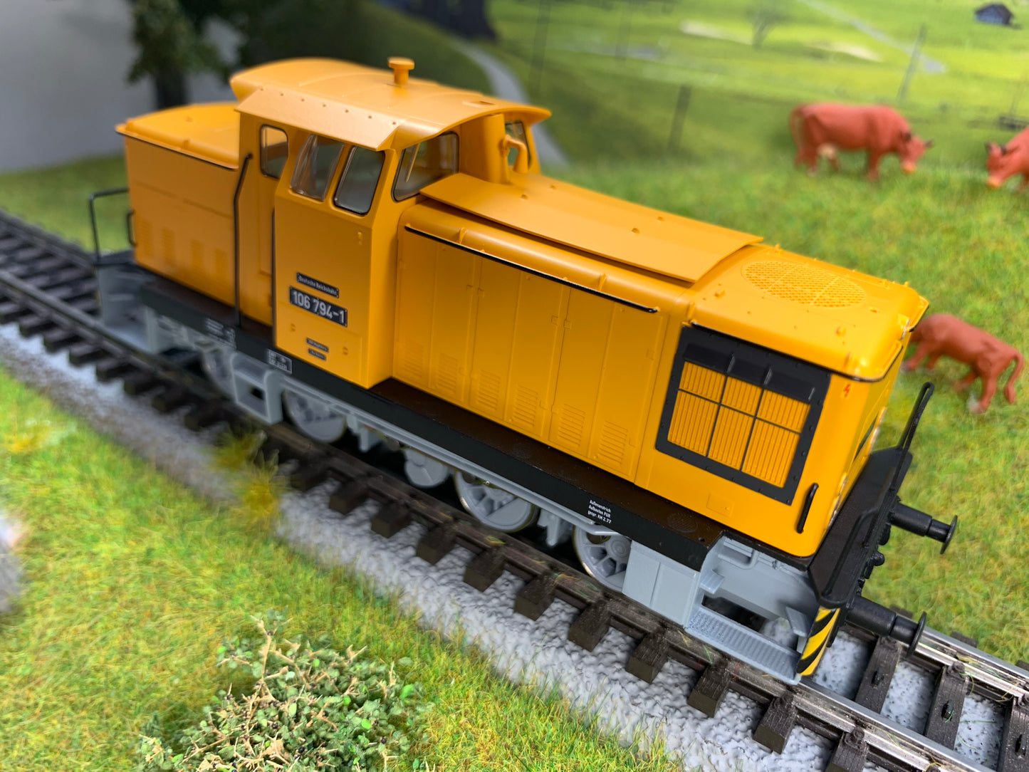 Piko 59427 - BR 106 Diesel Locomotive CSD IV-V, VI
