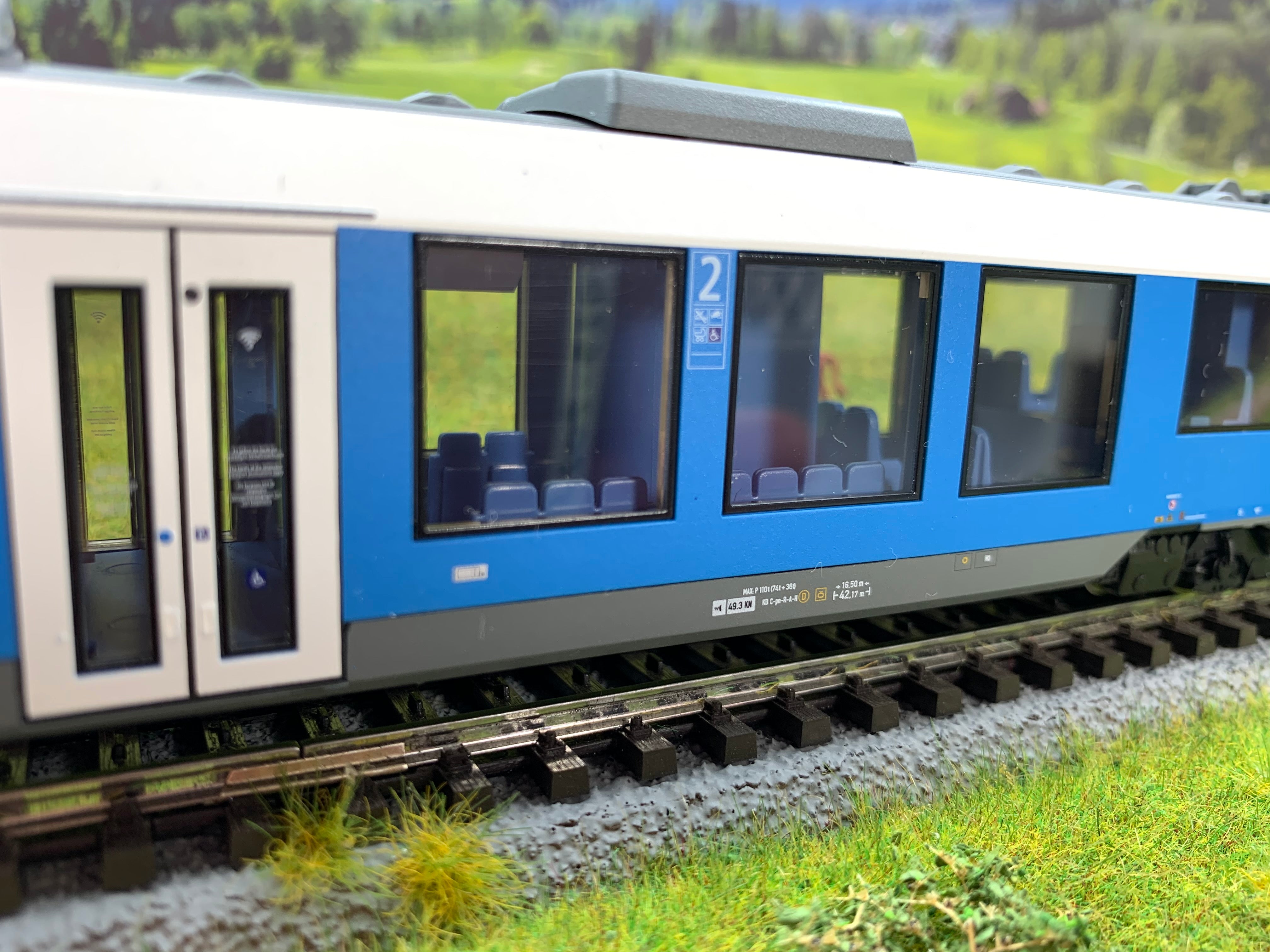 Marklin 37717 LINT 41 Diesel Powered Commuter Rail Car – Ajckids