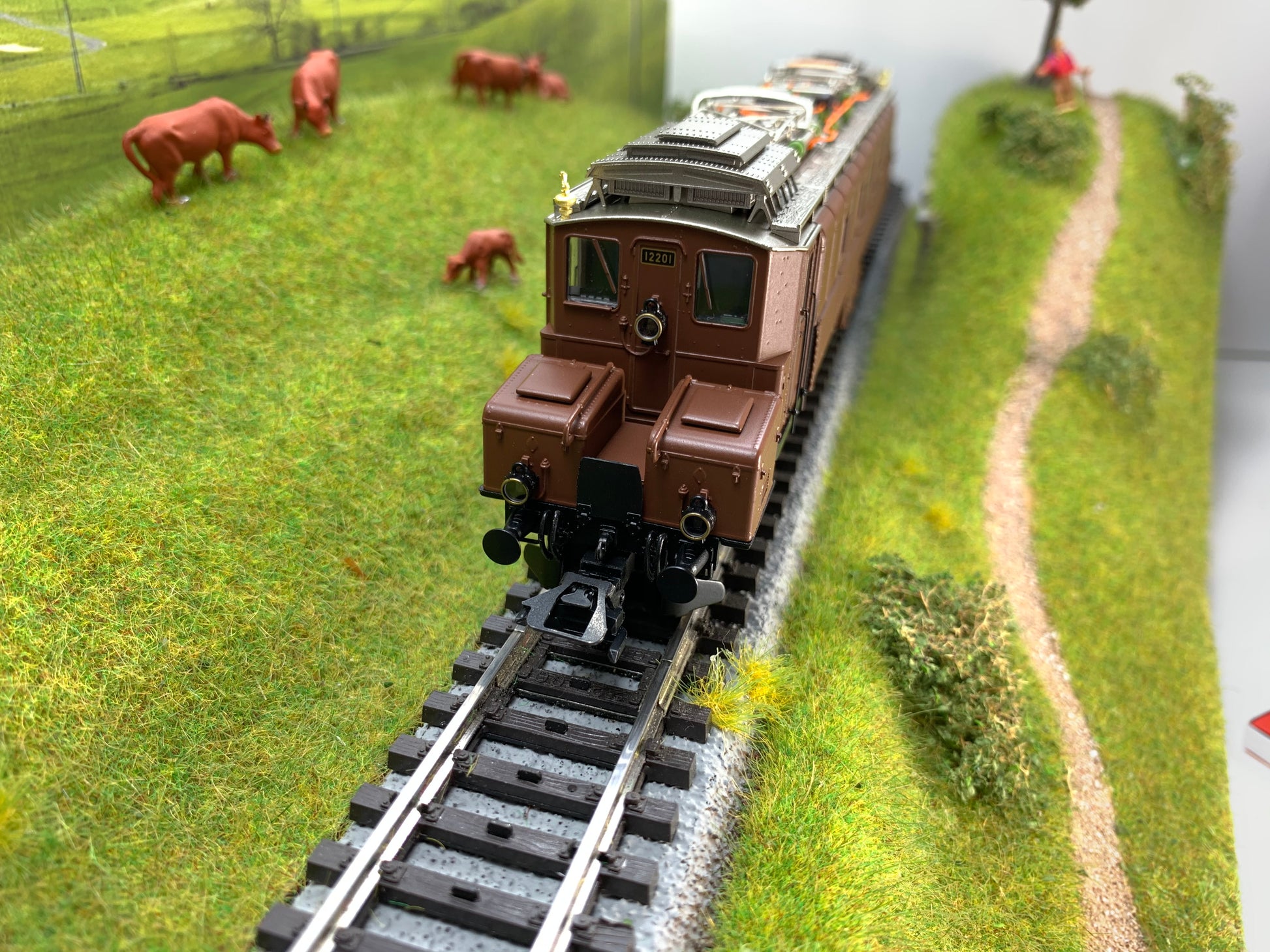 Märklin 39521 voie H0 Locomotive électrique Ce 6/8 Köfferli des CFF, époque III avec son Märklin 39521 voie H0 Locomotive électrique Ce 6/8 Köfferli des CFF, époque III avec son