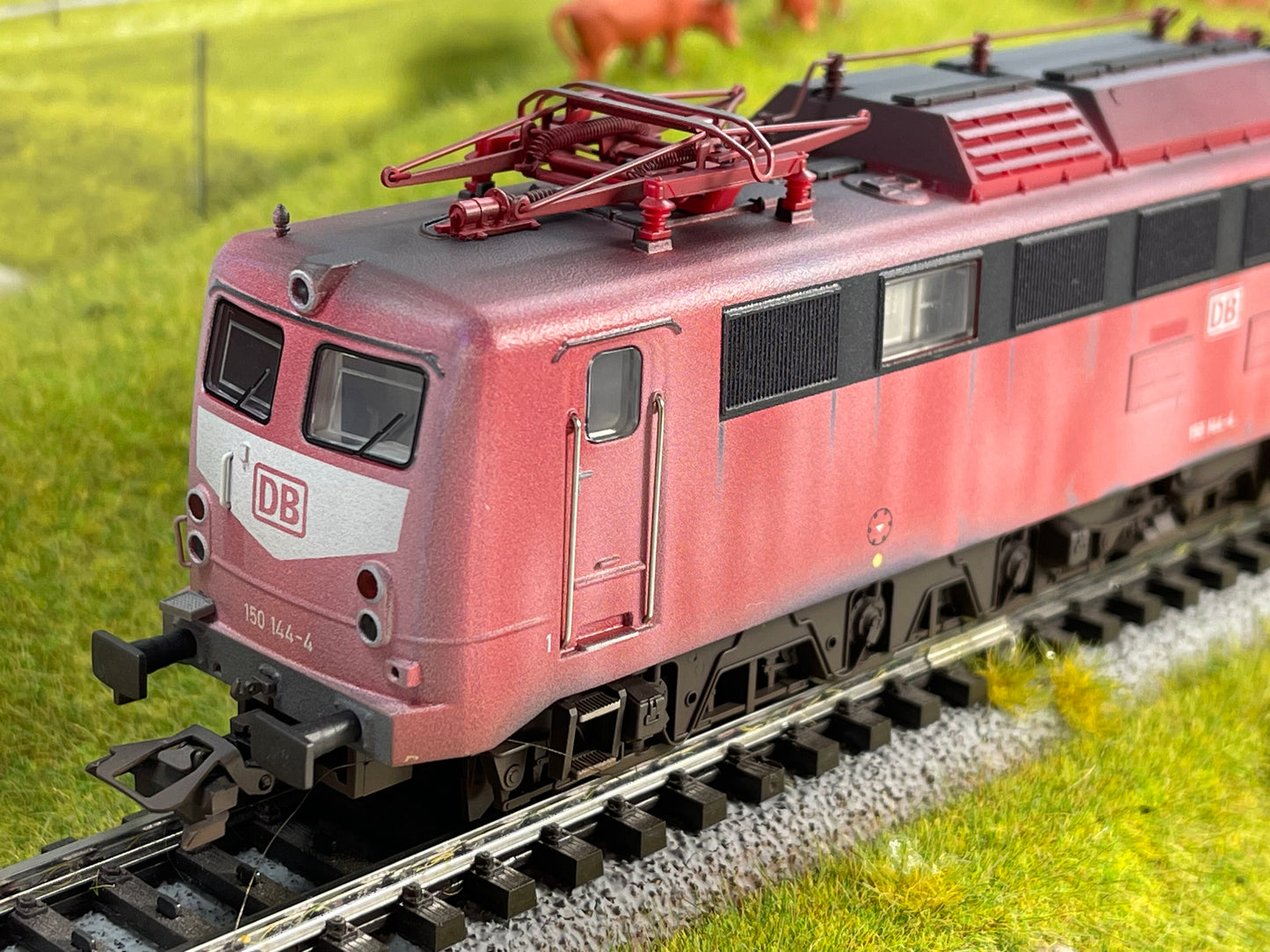 Trix 22619 - Class 150 Electric Locomotive