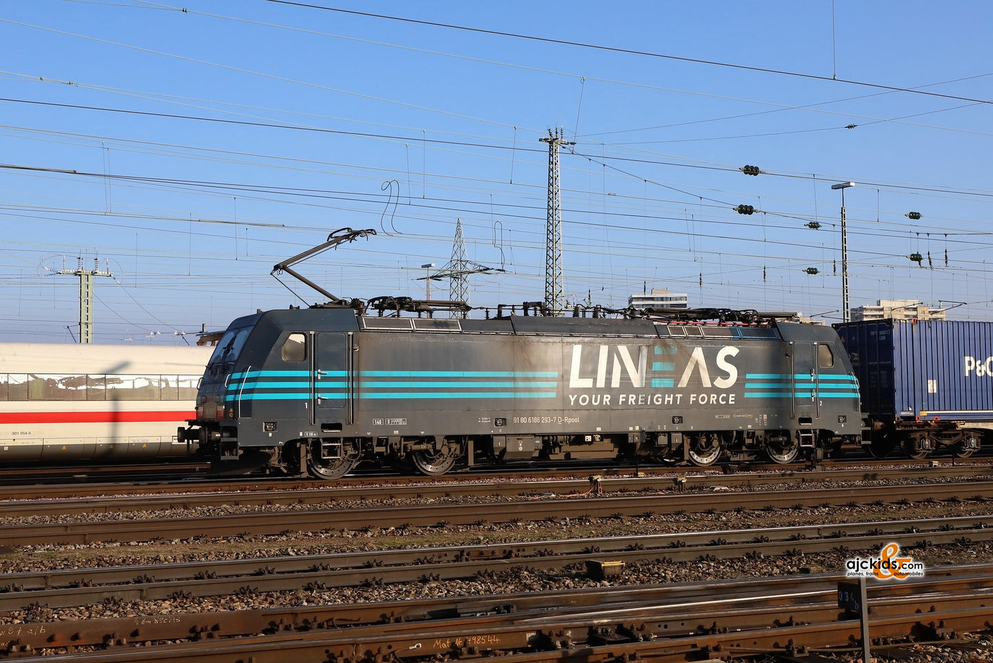 Marklin 36644 - Class 186 Electric Locomotive Lineas