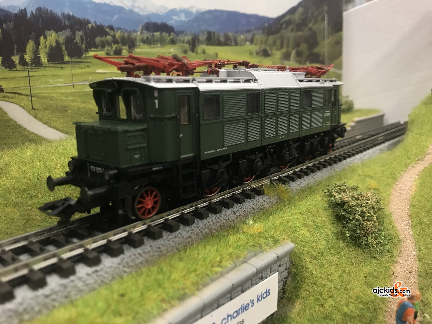 Marklin 37062 Electric Locomotive BR 117 – Ajckids