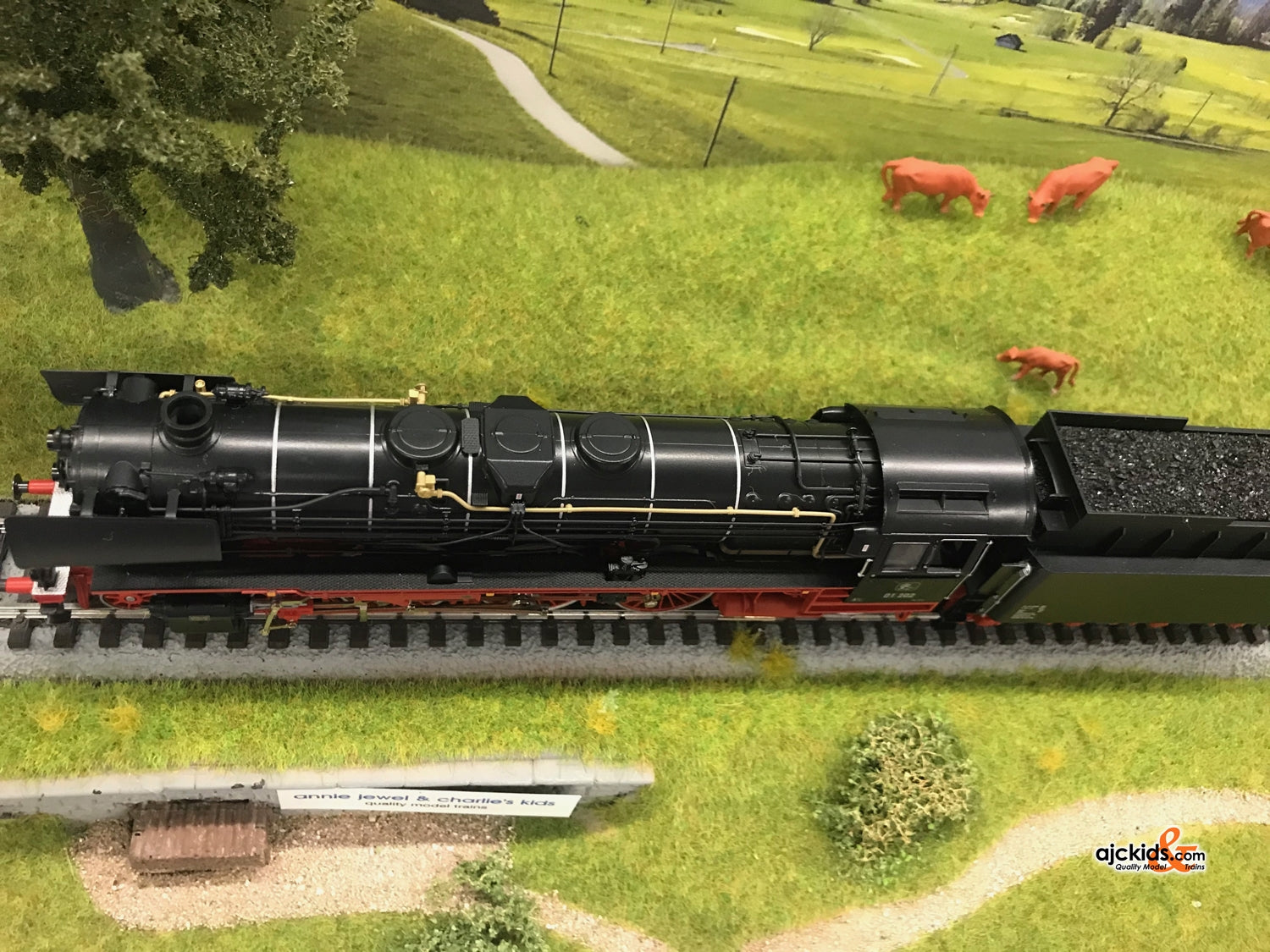 Marklin 39005 Express Steam Locomotive with a Tender, Road Number