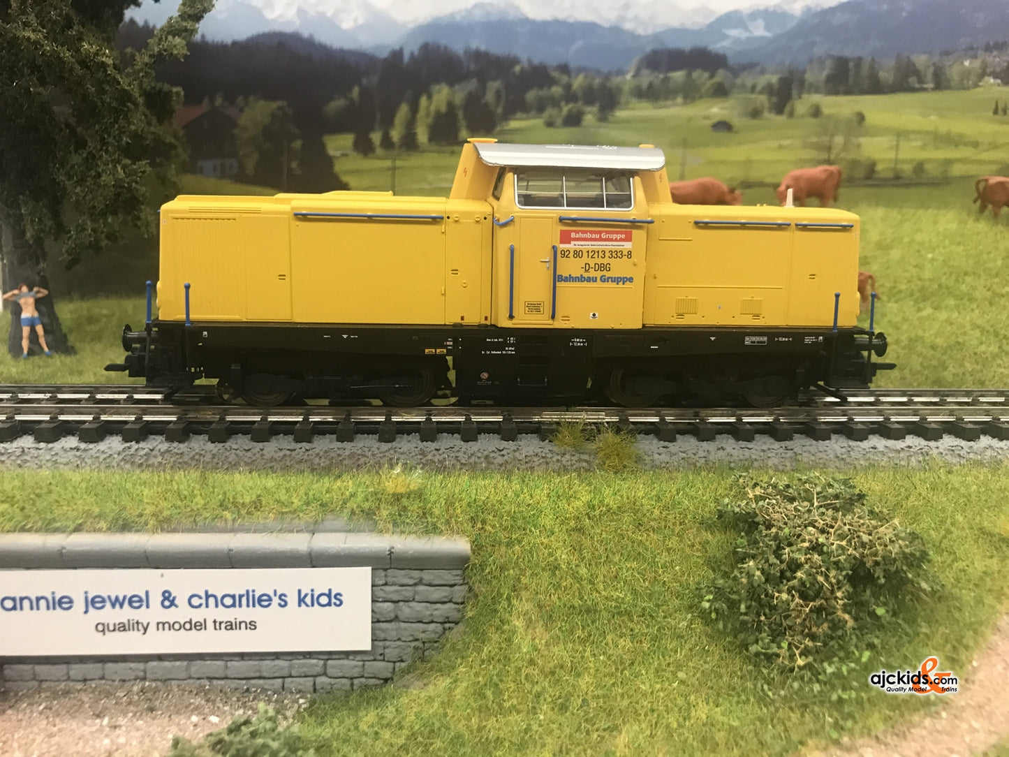 Marklin 39213 - Class 213 Diesel Locomotive (Telex) at Ajckids.com