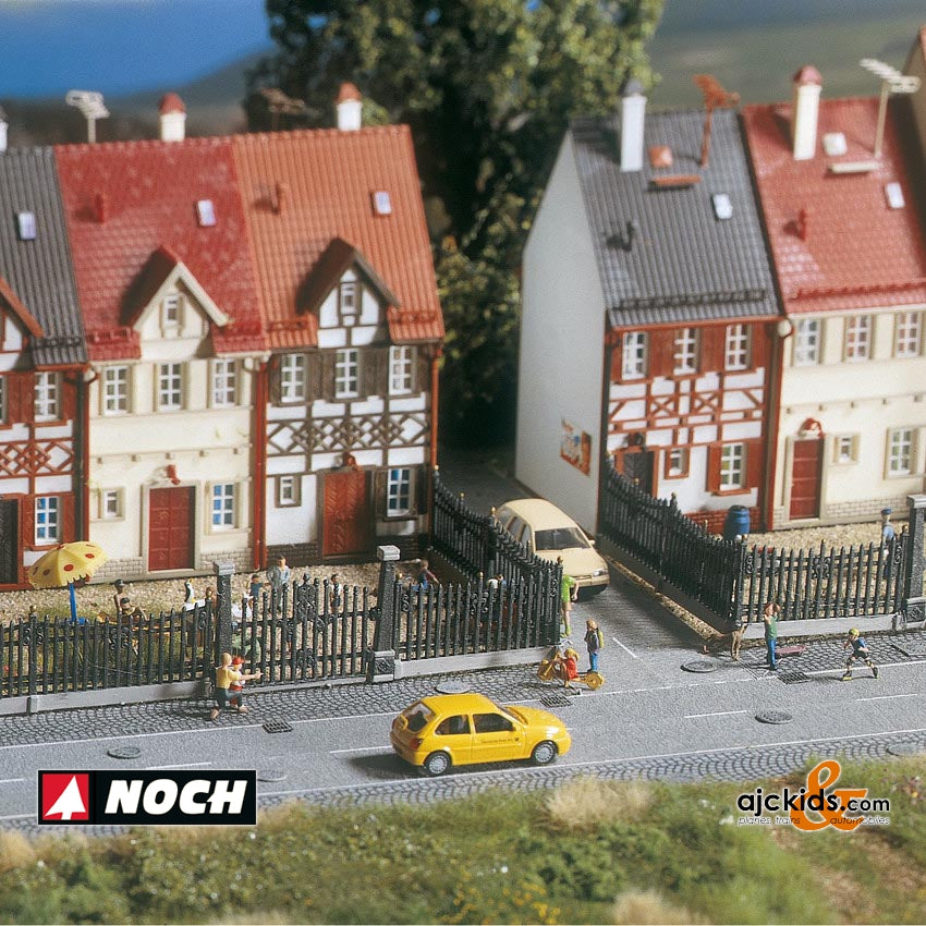 Noch 13100 - Residential Fence with Gate